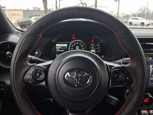 Used 2024 Toyota GR86 Premium image 19