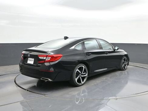 Used 2018 Honda Accord Sport image 11