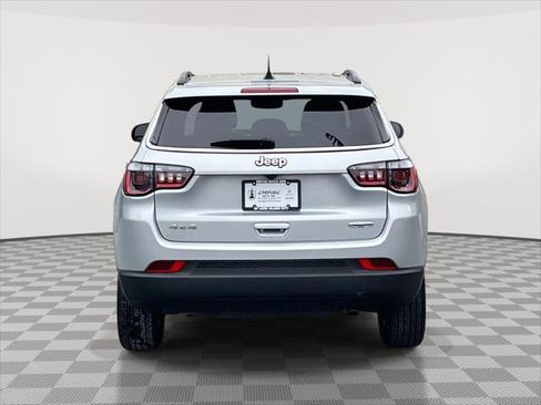 Used 2024 Jeep Compass Latitude image 6