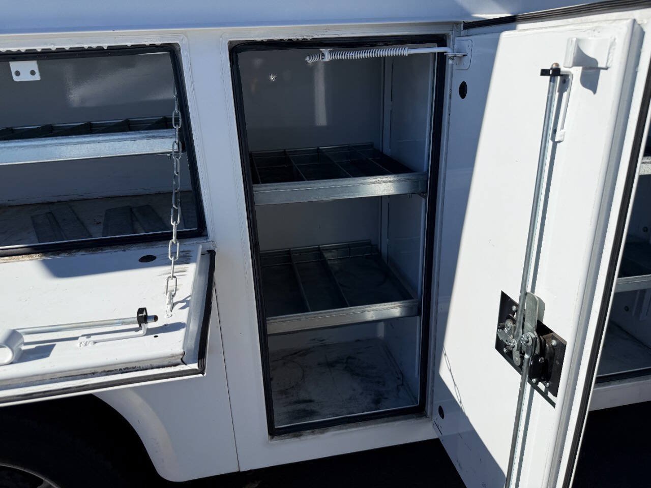 Used 2017 Ford E-350 and Econoline 350 Super Duty RWD image 24