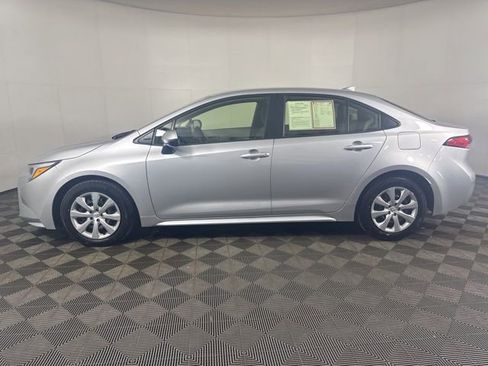 Used 2025 Toyota Corolla LE FWD image 7