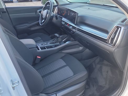 Used 2024 Kia Sorento LX image 20