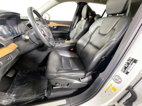 Used 2022 Volvo XC90 T6 Momentum w/ Advanced Package image 19