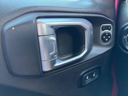 Used 2021 Jeep Wrangler Unlimited Rubicon image 6