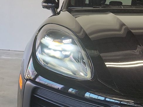 Certified 2021 Porsche Macan GTS AWD/4WD image 9