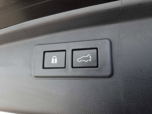 Used 2023 Subaru Outback Premium image 27