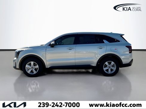 New 2026 Kia Sorento LX image 2