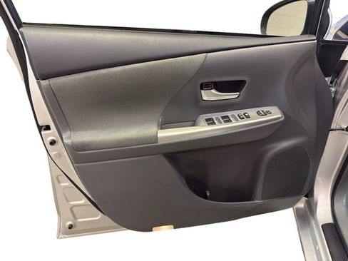 Used 2014 Toyota Prius V Three FWD image 15