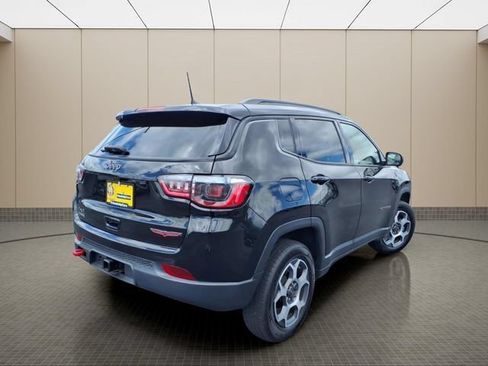 Used 2022 Jeep Compass Trailhawk w/ Trailhawk Convenience Group AWD/4WD image 6