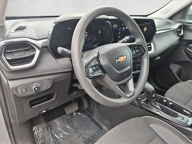 Used 2025 Chevrolet TrailBlazer LT AWD/4WD image 10