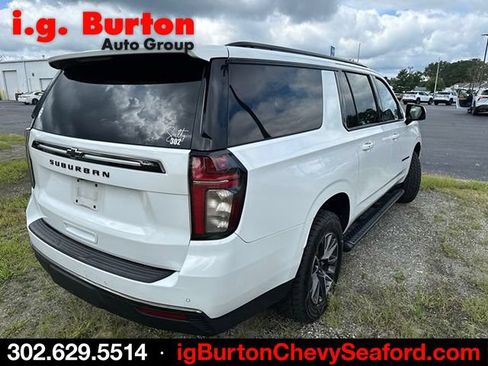 Used 2021 Chevrolet Suburban Z71 w/ Luxury Package AWD/4WD image 2
