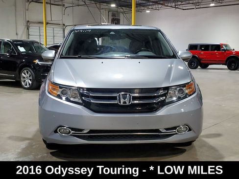 Used 2016 Honda Odyssey Touring image 2