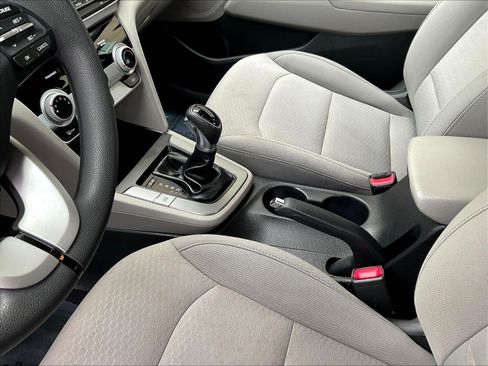 Used 2019 Hyundai Elantra SEL FWD image 17