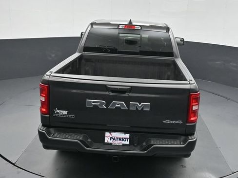 New 2026 RAM 1500 4x4 Crew Cab image 32