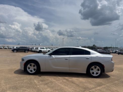 Used 2023 Dodge Charger SXT RWD image 12