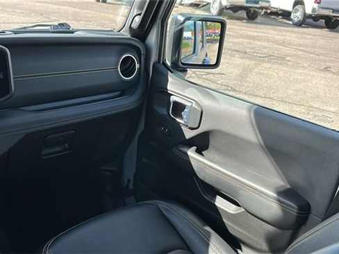 Used 2024 Jeep Wrangler Unlimited Sahara w/ Technology Group image 25