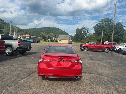 Used 2019 Toyota Camry SE FWD image 6