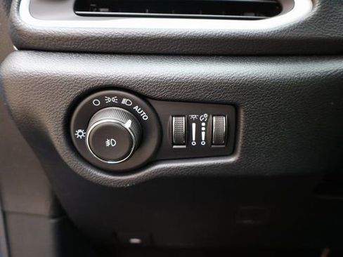 New 2026 Chrysler Pacifica Select w/ S Appearance Package FWD image 13