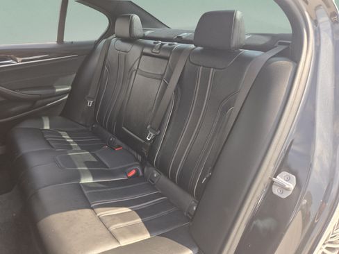 Used 2018 BMW 540i w/ M Sport Package RWD image 21