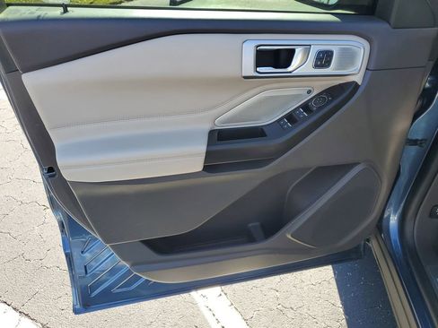 Used 2020 Ford Explorer Platinum w/ Premium Technology Package image 27