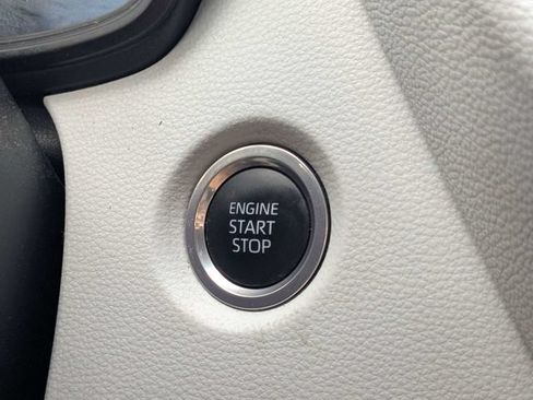 Used 2021 Toyota Corolla SE w/ SE Premium Package FWD image 24