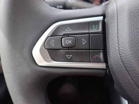 Used 2025 Jeep Compass Limited AWD/4WD image 15