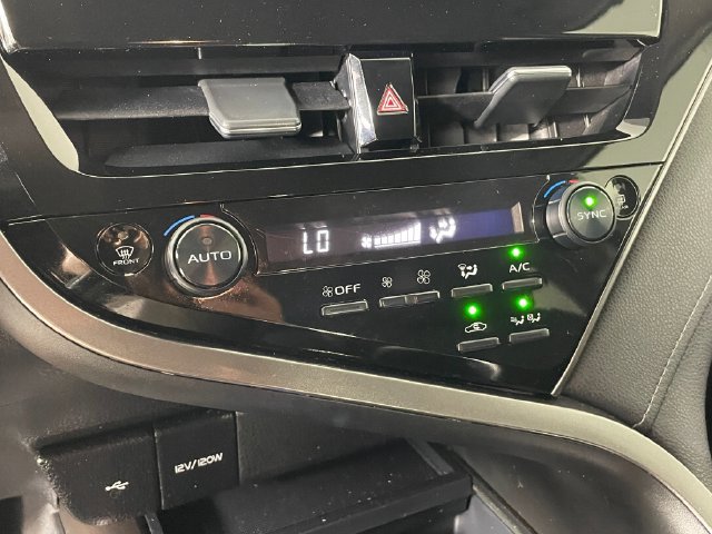 Used 2021 Toyota Camry LE FWD image 9