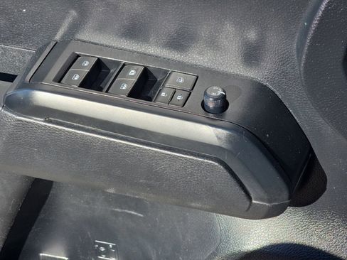 Used 2019 Toyota Tacoma SR image 31