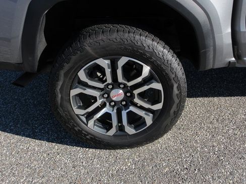 Used 2024 GMC Canyon AT4 w/ Technology Package image 4