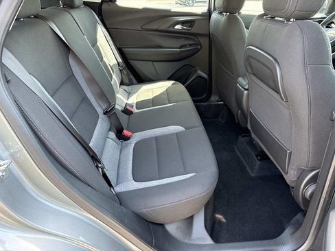 Used 2025 Chevrolet TrailBlazer LS w/ LS Confidence Package FWD image 21