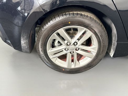 Used 2019 Toyota Corolla SE image 33