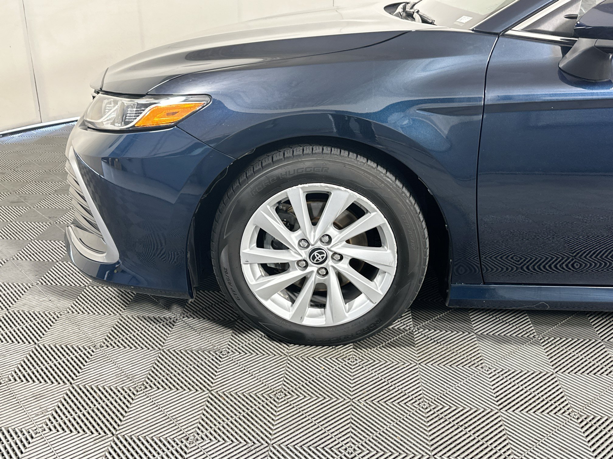 Used 2021 Toyota Camry LE FWD image 11