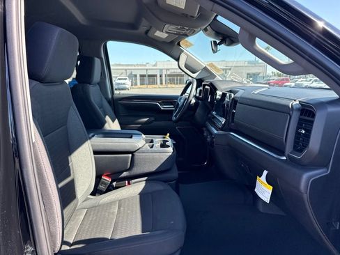 Used 2025 Chevrolet Silverado 1500 LT RWD image 8