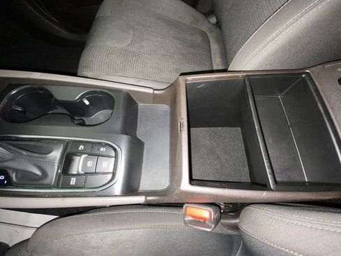 Used 2019 Hyundai Santa Fe SEL FWD image 20