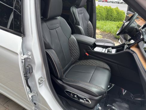 Used 2025 Jeep Grand Cherokee L Summit AWD/4WD image 22