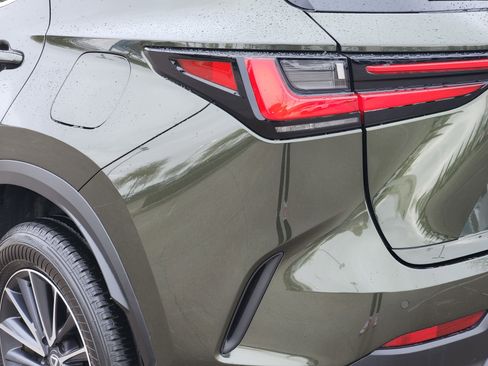 Certified 2025 Lexus NX 250 FWD w/ Premium Package image 5