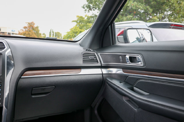 Used 2019 Ford Explorer Limited AWD/4WD image 13