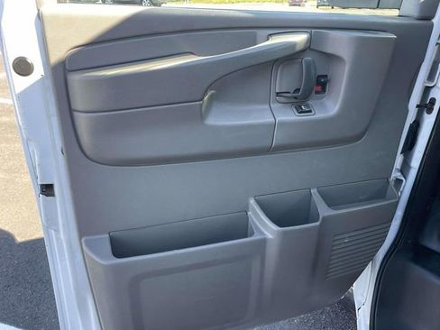 Used 2015 Chevrolet Express 2500 image 11
