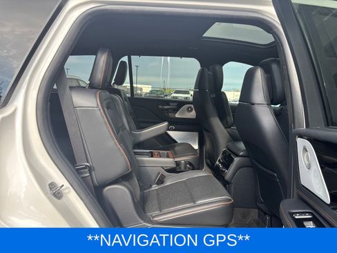 Certified 2025 Lincoln Aviator Black Label w/ Jet Appearance Package AWD/4WD image 12