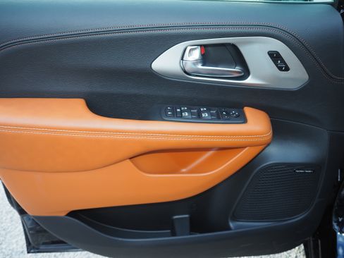 New 2026 Chrysler Pacifica Pinnacle image 27