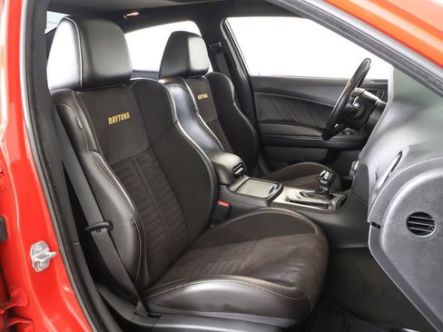 Used 2018 Dodge Charger R/T image 35