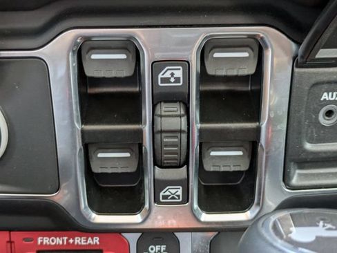 Used 2024 Jeep Wrangler Unlimited Rubicon w/ XTREMEE 35" Tire Package AWD/4WD image 23