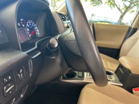 Used 2019 Toyota 4Runner 4WD image 40