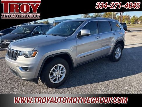 Used 2018 Jeep Grand Cherokee Laredo image 12