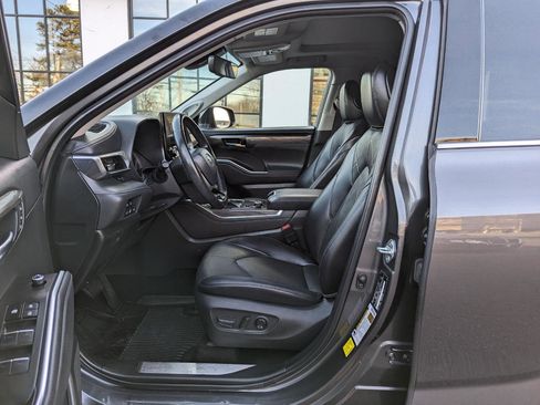 Used 2022 Toyota Highlander Platinum image 13