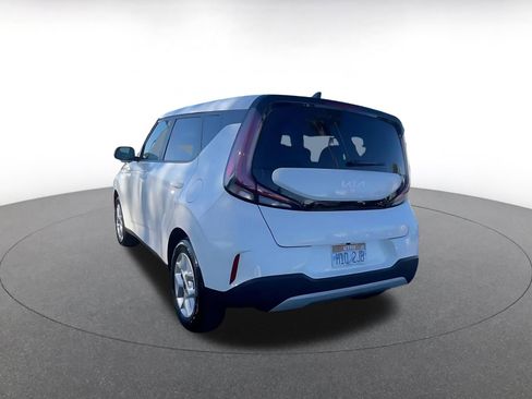 Used 2025 Kia Soul LX w/ LX Technology Package image 11