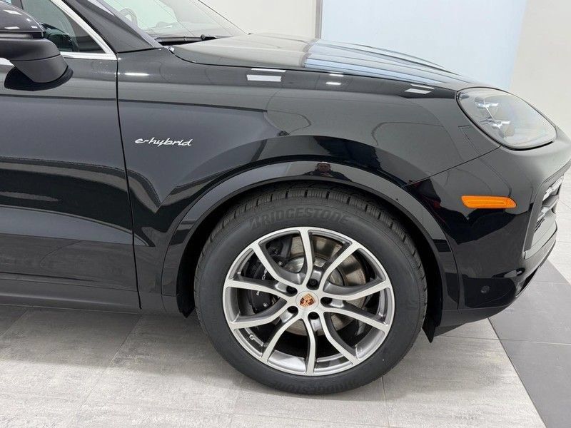 Used 2026 Porsche Cayenne E-Hybrid AWD/4WD image 9