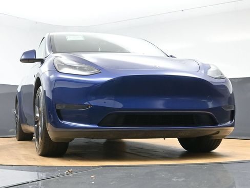 Used 2025 Tesla Model Y Long Range RWD image 51