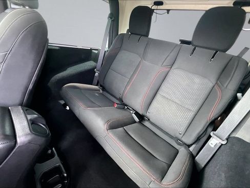 Used 2018 Jeep Wrangler Rubicon AWD/4WD image 24