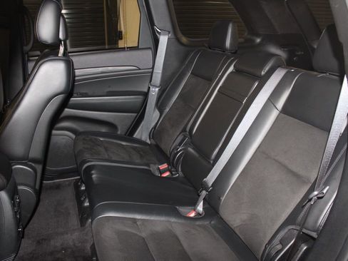 Used 2019 Jeep Grand Cherokee Altitude AWD/4WD image 34